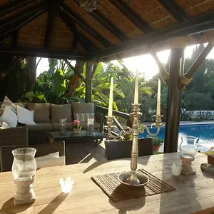 4* Couette-café Breeze Boutique Guest Rooms,